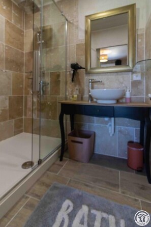 Shower - La Mouneau - SAINT FELIX LAURAGAIS (SAINT FELIX LAURAGAIS)