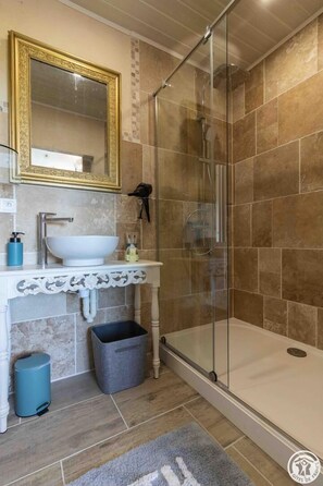 Shower - La Mouneau - SAINT FELIX LAURAGAIS (SAINT FELIX LAURAGAIS)