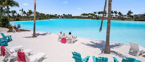 Een verwarmd zwembad