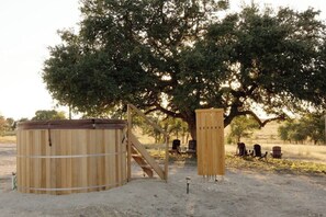 Children’s area - Glamping Getaway Yurt with A/C in Johnson City (Johnson City)