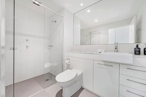 Shower, hair dryer, towels, soap - Wake Up by the Water · Cozy 2BR in Rhodes (Rhodes)