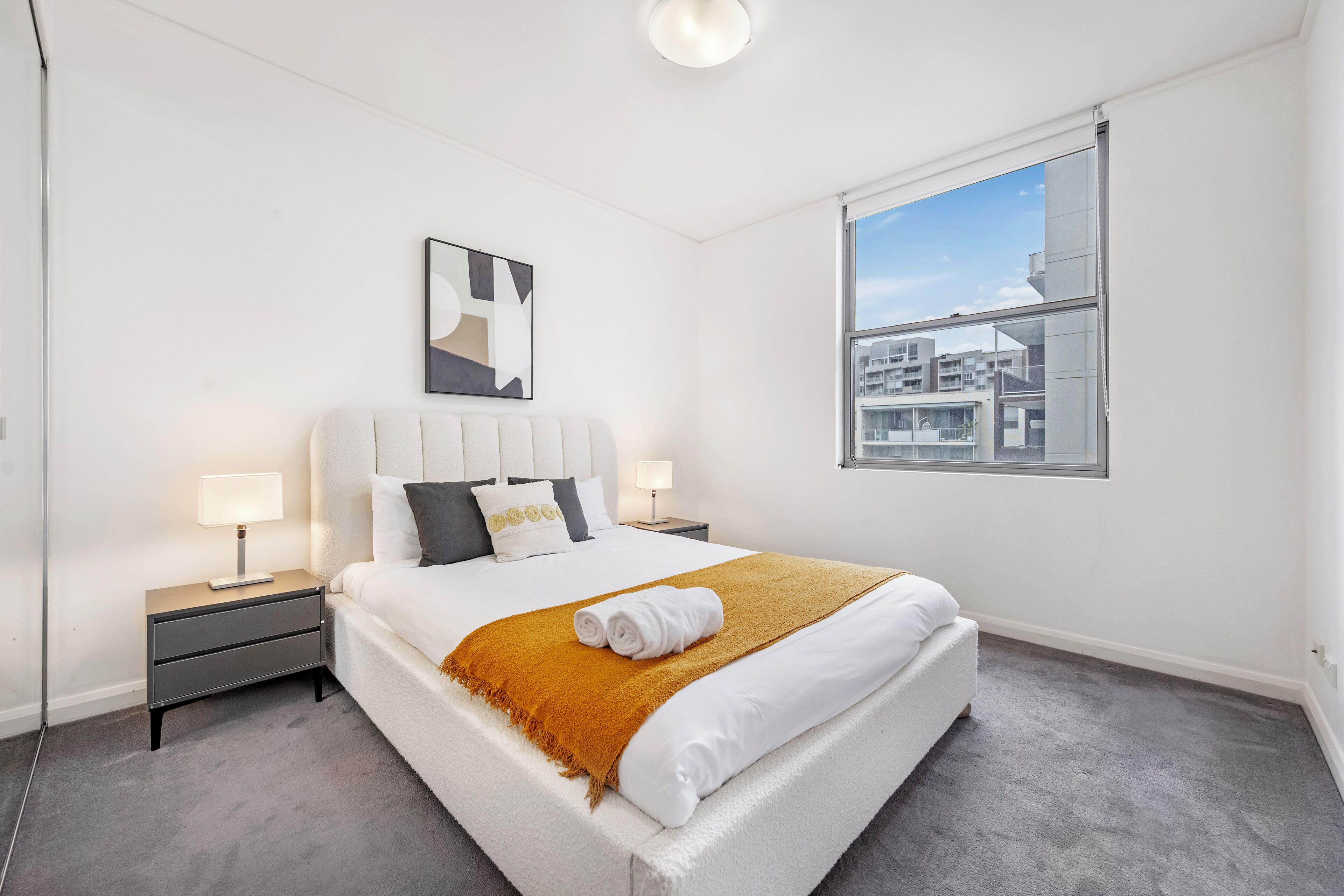 Iron/ironing board, free WiFi, bed sheets