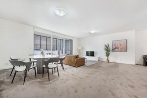 Interior - Wake Up by the Water · Cozy 2BR in Rhodes (Rhodes)