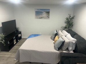 1 bedroom, iron/ironing board, internet, bed sheets