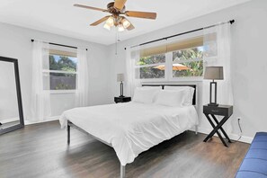 3 habitaciones, tabla de planchar con plancha, wifi y ropa de cama 