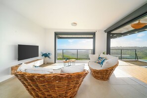 Smart TV, books - Villa Mansfenil - Le Marin- Sea and forest view (Le Marin)