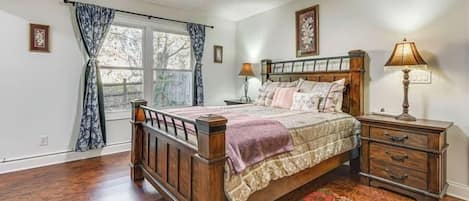 Skrivebord, strykejern/-brett, wi-fi og sengetøy