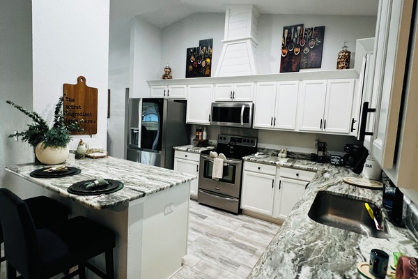 KĂŒhlschrank, Mikrowelle, Ofen, Herdplatte