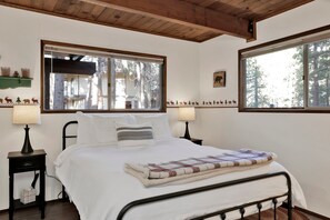 Fer et planche à repasser, Wi-Fi gratuit, draps fournis