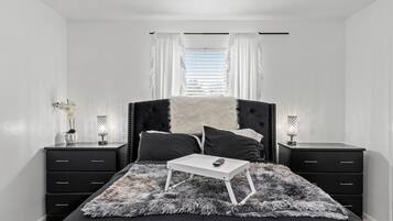 Iron/ironing board, WiFi, bed sheets