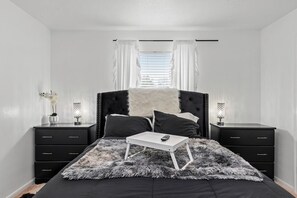 مكواة/لوح كي وواي فاي وملاءات أسرّة