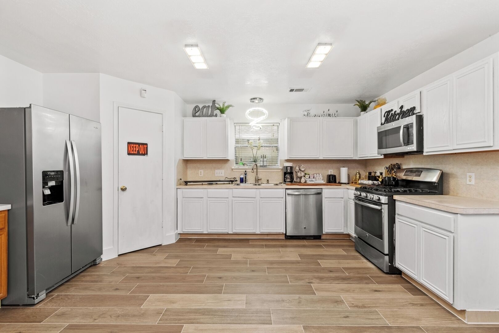 Køleskab, ovn, kogeplade, opvaskemaskine