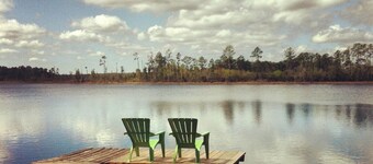 Grasshopper Lodge: Secluded, cozy, and romantic hand-crafted rustic cabin