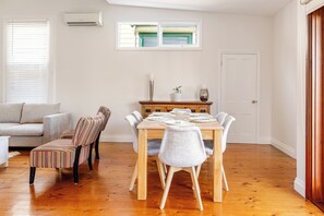 Dining - Yarra St 3 Bedroom Heritage Home | Walk to CBD, Waterfront & Sth Geelong Station (Geelong)