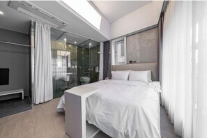 Deluxe-Doppelzimmer, Stadtblick | Schreibtisch, kostenloses WLAN