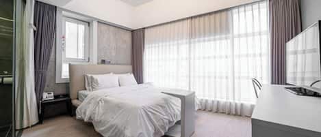 Deluxe Double Room, City View | Desk, free WiFi