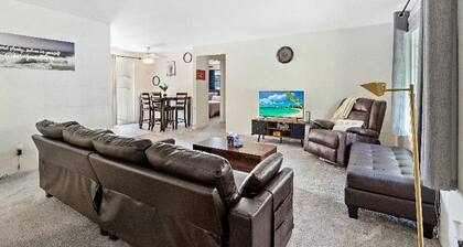 3BR Near Asante Hospital Medical Pros WIFI and Pool