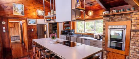 Mikrowelle, Ofen, Herdplatte, Geschirrspüler