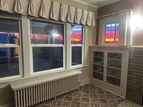 Historic  1921  2-bedroom house in beautiful North Hill