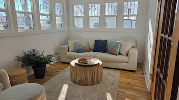 TV, fireplace, offices