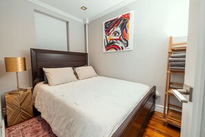 2 bedrooms, iron/ironing board, WiFi, bed sheets