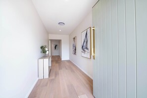 Interior - Sunningdale - Pool Entertainer, Luxurious Living (Dubbo)