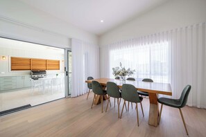 Dining - Sunningdale - Pool Entertainer, Luxurious Living (Dubbo)
