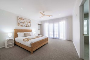 Room - Sunningdale - Pool Entertainer, Luxurious Living (Dubbo)