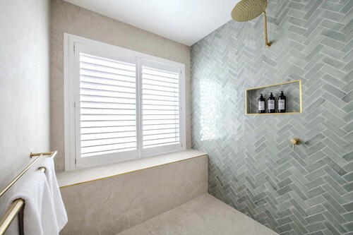 Sunningdale - Pool Entertainer, Luxurious Living