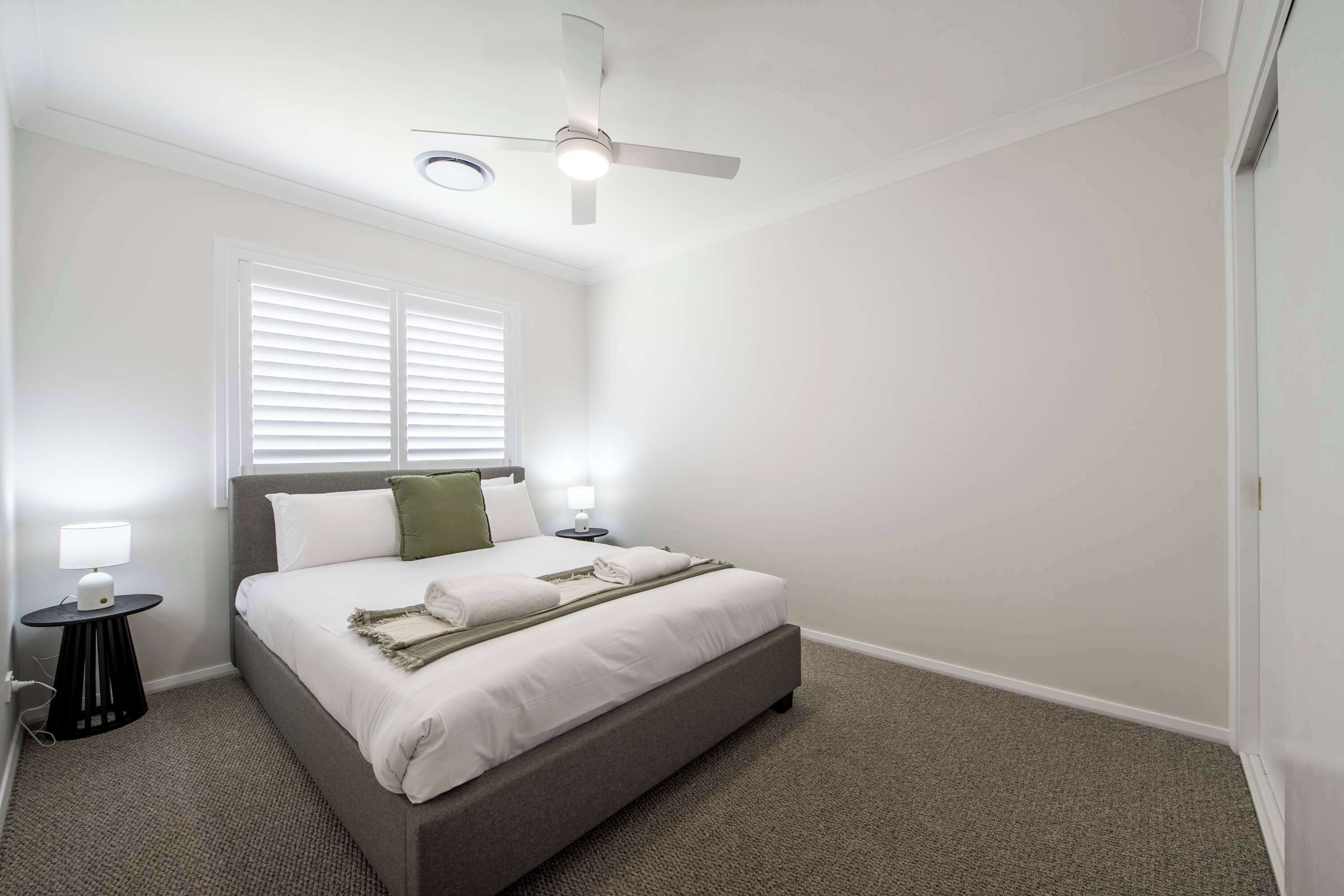 Desk, iron/ironing board, travel cot, WiFi