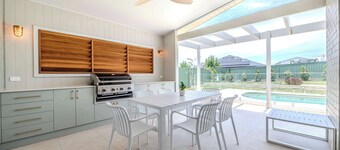 Sunningdale - Pool Entertainer, Luxurious Living