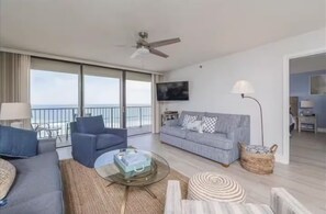 TV - Beachfront Condo in Daytona Beach Shores (Daytona Beach)