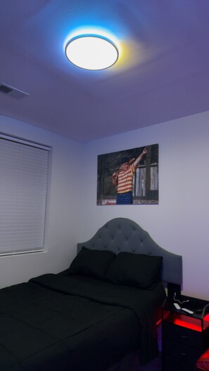 Internet, bed sheets - The 513 Flat II! Pool & River View! Free Gated Parking! Walk to Banks & Stadium! (Cincinnati)