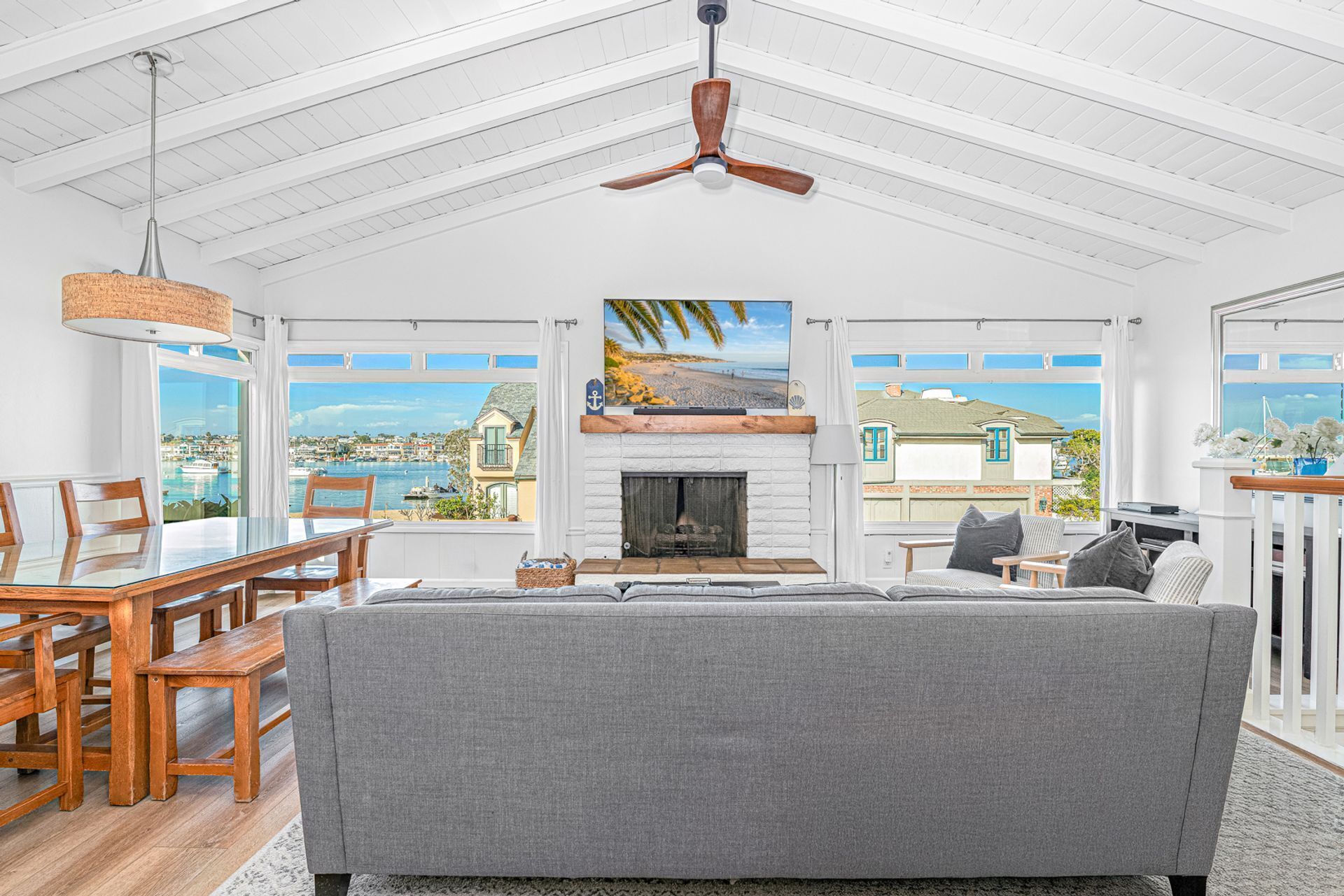 Bayfront 3br With Gorgeous Harbor Views, Only Steps To The Sand! - Newport Beach, CA