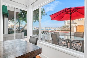Dining - Bayfront 2BR with Stunning Harbor Views, Only Steps to the Beach! (Newport Beach)