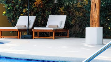 Outdoor pool, pool loungers