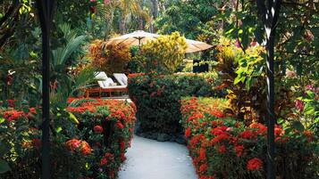 Luxury Villa, 1 Bedroom | Garden view