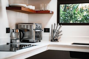 Full-size fridge, stovetop, cookware/dishes/utensils - Serena Nosara Beach Retreat (Nosara)