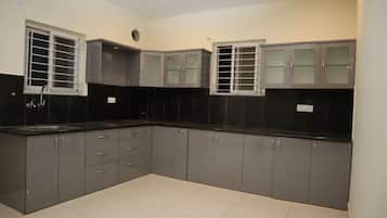 Desk, laptop workspace, free WiFi