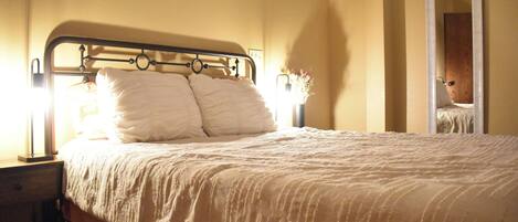 Iron/ironing board, WiFi, bed sheets