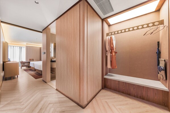 Deluxe Twin Room, City View | Living area | TV, printers