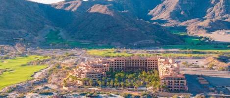 منظر من الجو على ارتفاع عالٍ