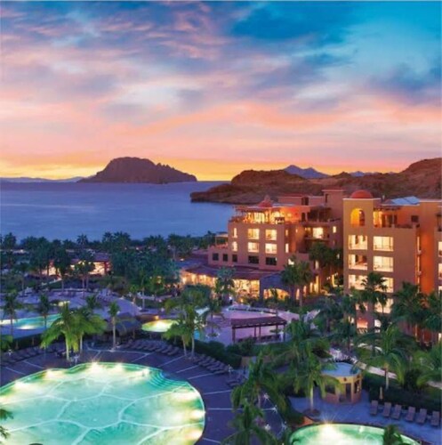 Luxury Ocean-View Penthouse at Villa del Palmar–Steps from Danzante Golf Course