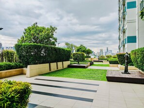 Property grounds - Spacious Cozy 1BR Bathtub, Heart of Thonglor, 48sqm, Infinity Pool (Krung Thep Maha Nakhon)