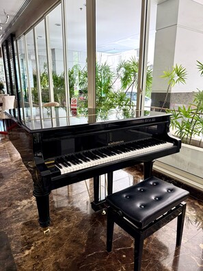 Interior - Spacious Cozy 1BR Bathtub, Heart of Thonglor, 48sqm, Infinity Pool (Krung Thep Maha Nakhon)
