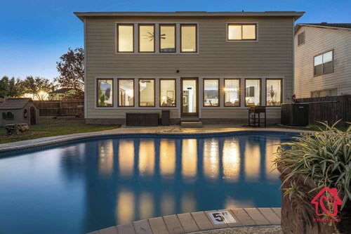 5BR Georgetown Retreat Sleeps 10 with Pool