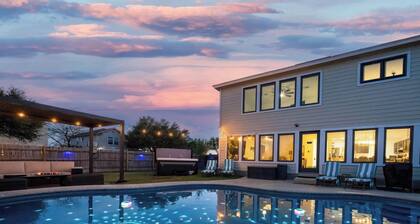 Georgian 5BR Retreat Heat / Chilled Pool + Hot Tub