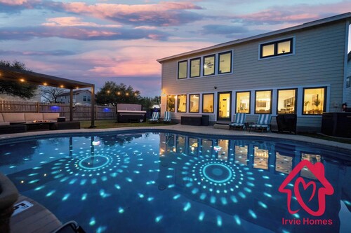 Georgian 5BR Retreat Heat / Chilled Pool + Hot Tub