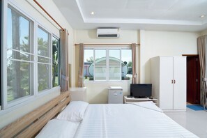 Individually decorated, individually furnished, rollaway beds, free WiFi - The Peak Resort Chaiyaphum (Chaiyaphum)