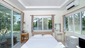 Huis, terras, uitzicht op tuin | Individueel gedecoreerd, individueel gemeubileerd